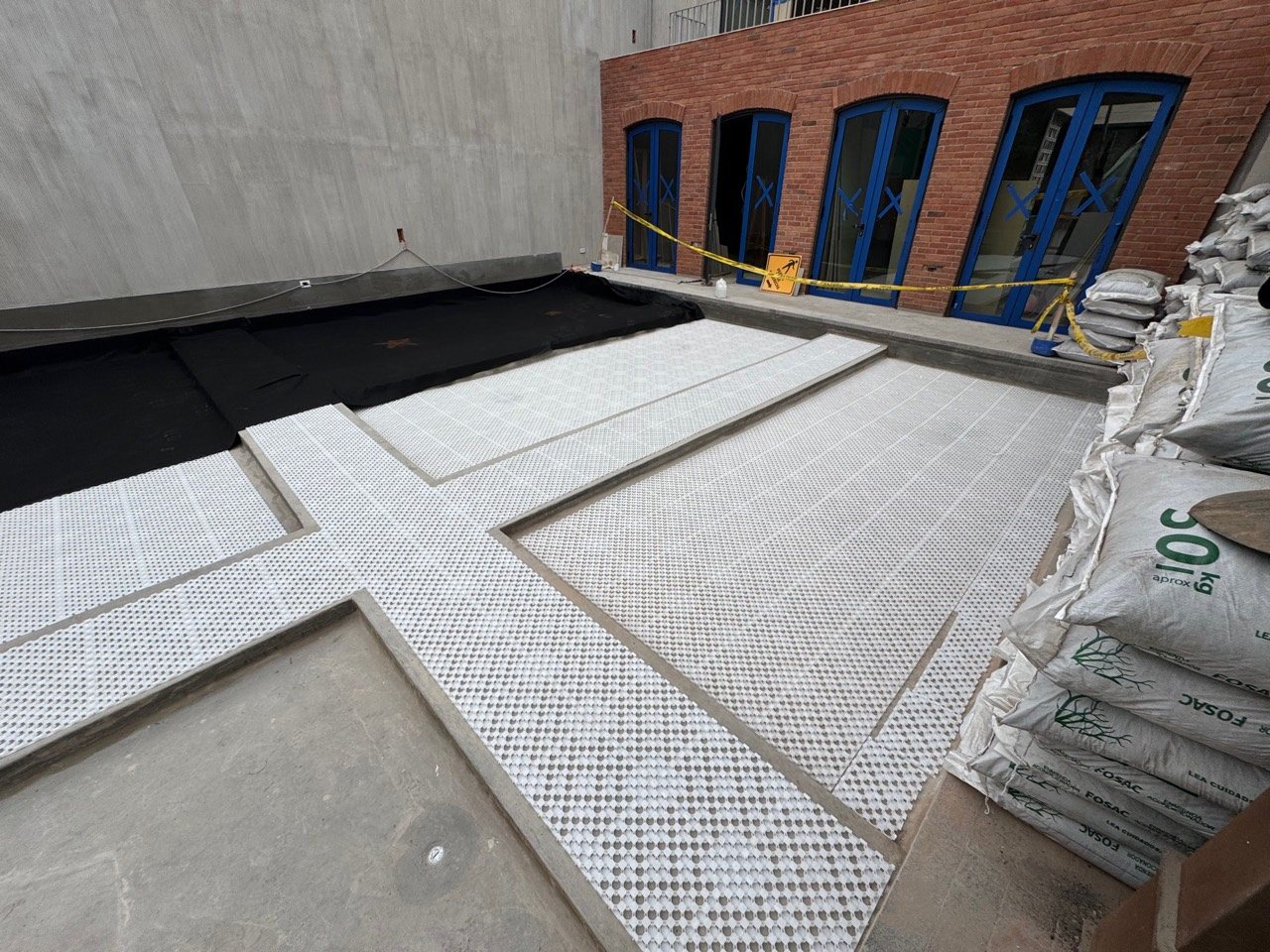 Celdas PlastiDren instaladas en techo verde del proyecto Casa N